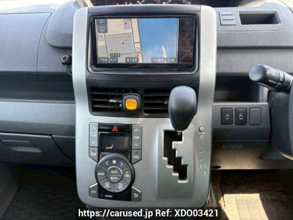 Used 2008 AT toyota voxy ZRR70W Image[24]