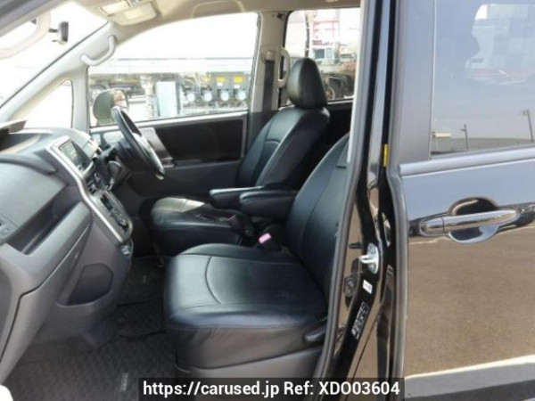 Used 2007 AT toyota voxy ZRR70W Image[12]