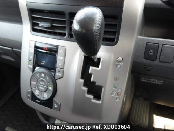 Used 2007 AT toyota voxy ZRR70W Image[23]