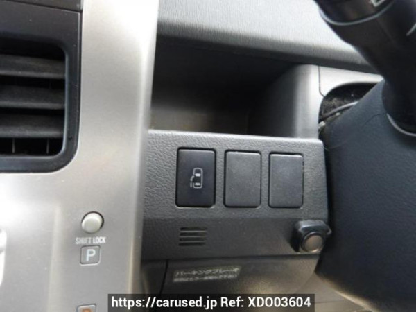 Used 2007 AT toyota voxy ZRR70W Image[24]