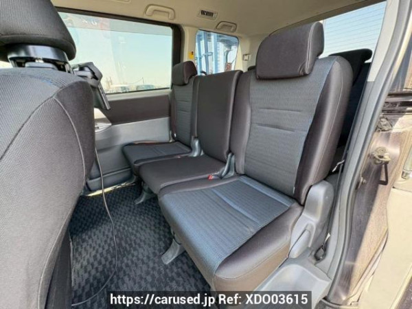 Used 2009 AT toyota voxy ZRR70W Image[15]