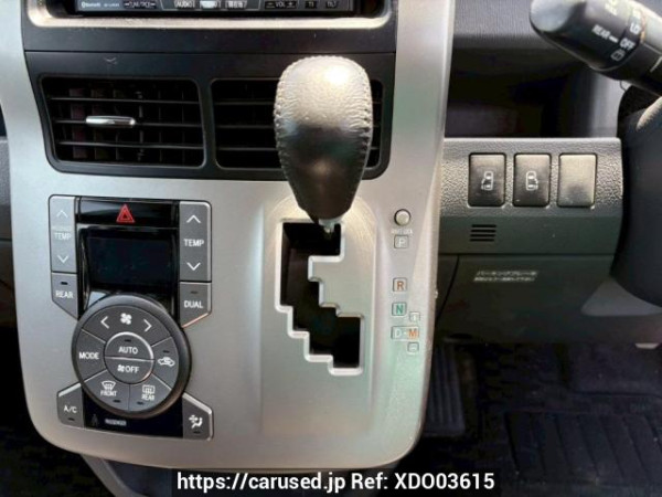 Used 2009 AT toyota voxy ZRR70W Image[27]