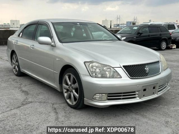 Used 2004 AT toyota crown GRS180 Image[0]