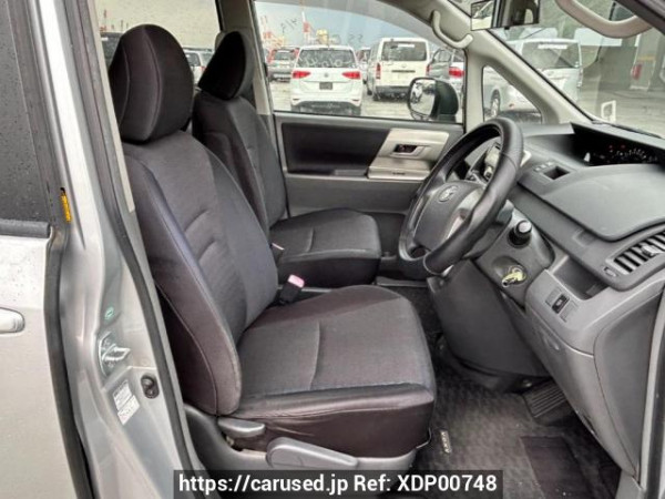 Used 2008 AT toyota voxy ZRR70G Image[13]