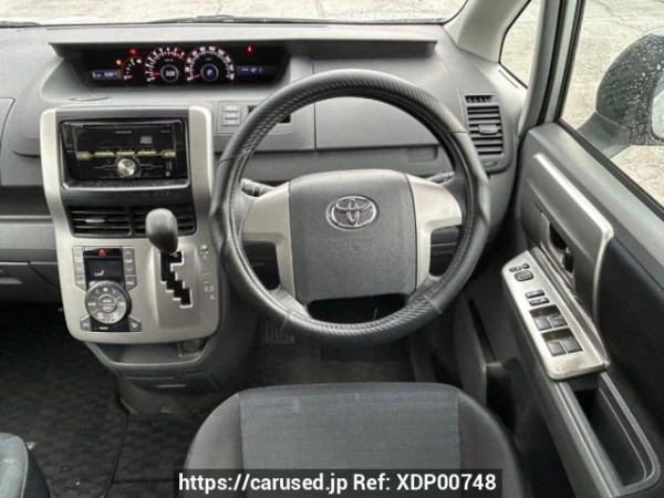 Used 2008 AT toyota voxy ZRR70G Image[20]