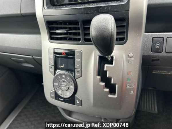 Used 2008 AT toyota voxy ZRR70G Image[25]