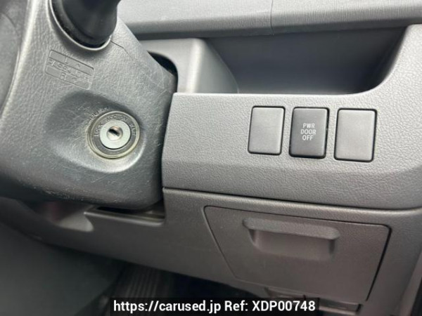 Used 2008 AT toyota voxy ZRR70G Image[27]