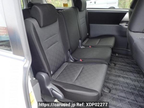 Used 2009 AT toyota noah ZRR70W Image[13]