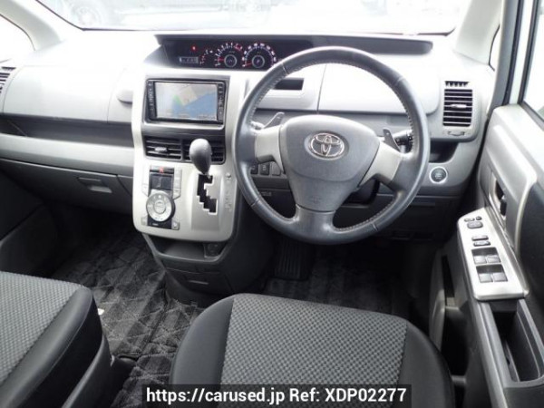 Used 2009 AT toyota noah ZRR70W Image[17]