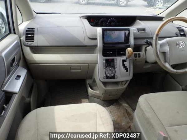 Used 2008 AT toyota noah ZRR70W Image[16]