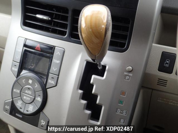 Used 2008 AT toyota noah ZRR70W Image[23]