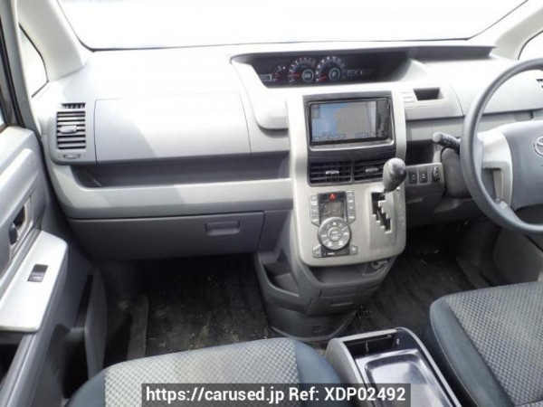 Used 2008 AT toyota noah ZRR70W Image[15]