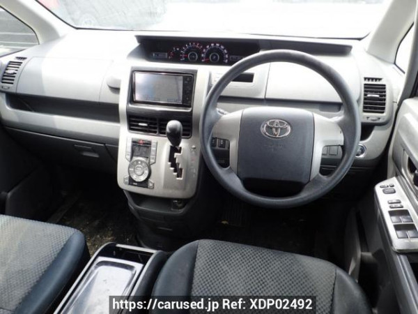 Used 2008 AT toyota noah ZRR70W Image[16]