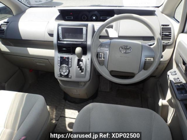 Used 2009 AT toyota noah ZRR75G Image[15]