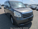 Toyota Noah ZRR70G
