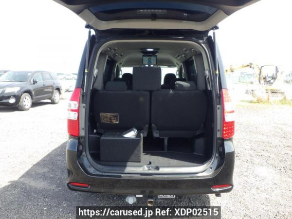 Used 2010 AT toyota noah ZRR70W Image[8]