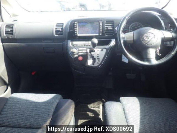 Used 2004 AT toyota wish ZNE10G Image[16]