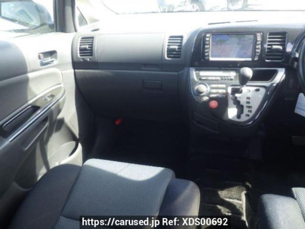 Used 2004 AT toyota wish ZNE10G Image[17]