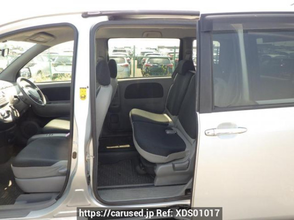 Used 2005 AT toyota sienta NCP81G Image[24]