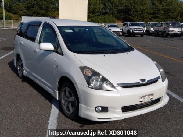 Used 2004 AT toyota wish ZNE10G Image[0]