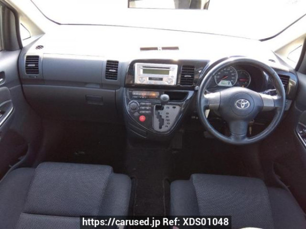 Used 2004 AT toyota wish ZNE10G Image[17]