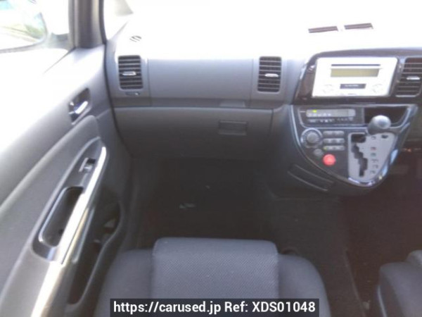 Used 2004 AT toyota wish ZNE10G Image[18]