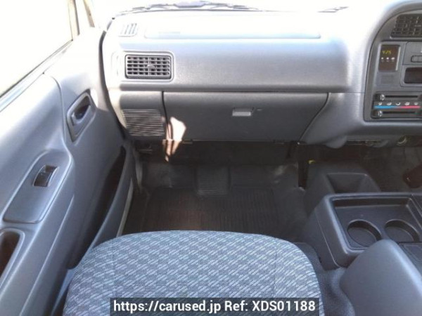 Used 2002 AT toyota hiace-wagon RZH111G Image[18]