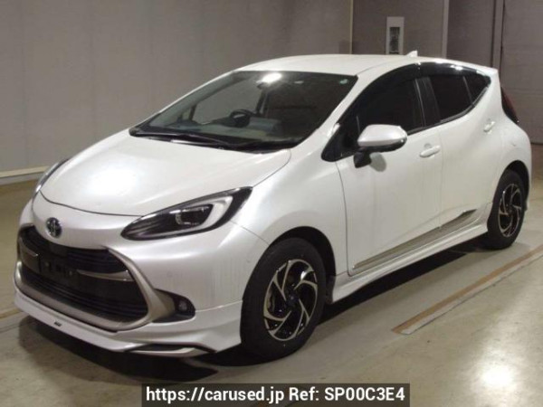 Used 2022 AT toyota aqua MXPK16 Image[0]