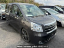 Toyota Noah ZRR70G