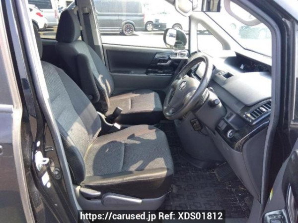 Used 2008 AT toyota noah ZRR70W Image[12]