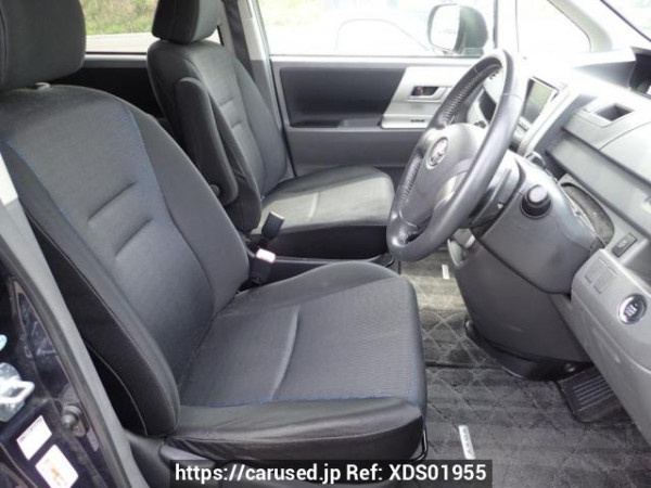 Used 2007 AT toyota voxy ZRR70W Image[9]
