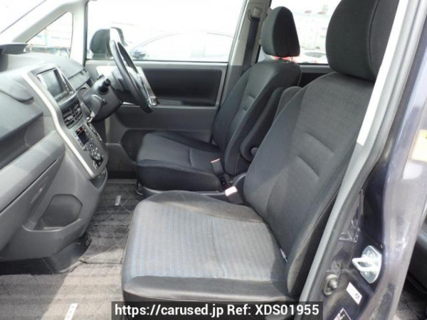 Used 2007 AT toyota voxy ZRR70W Image[10]