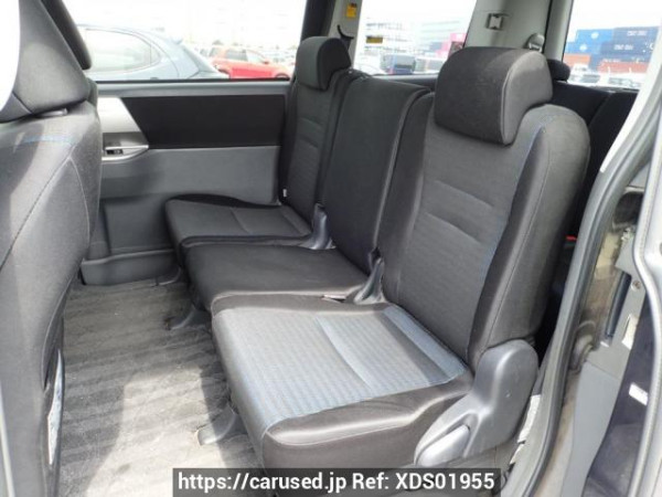 Used 2007 AT toyota voxy ZRR70W Image[12]