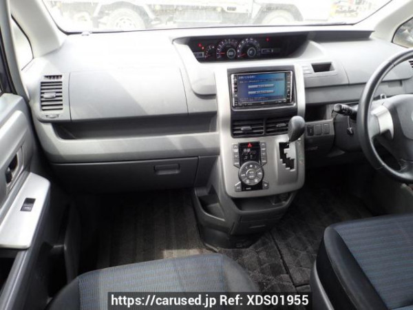 Used 2007 AT toyota voxy ZRR70W Image[15]