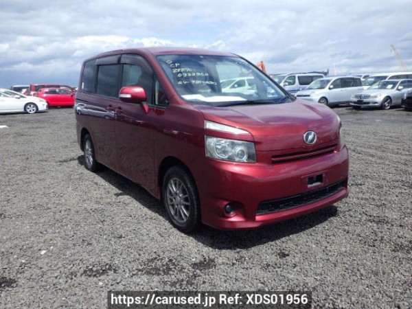 Used 2010 AT toyota voxy ZRR70G Image[0]