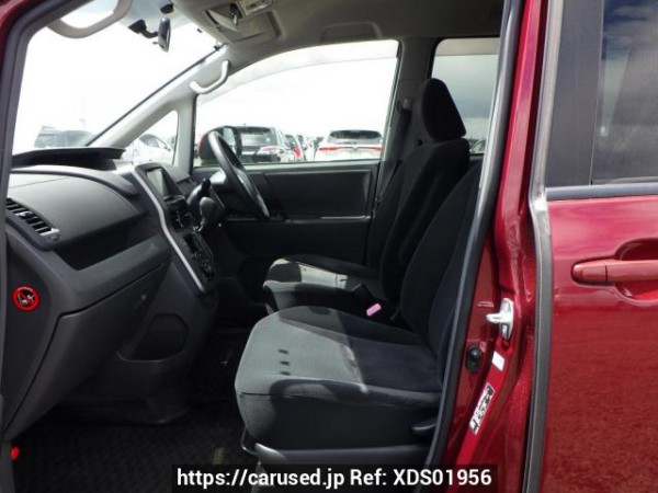 Used 2010 AT toyota voxy ZRR70G Image[22]
