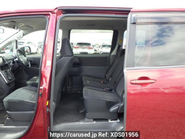 Used 2010 AT toyota voxy ZRR70G Image[25]
