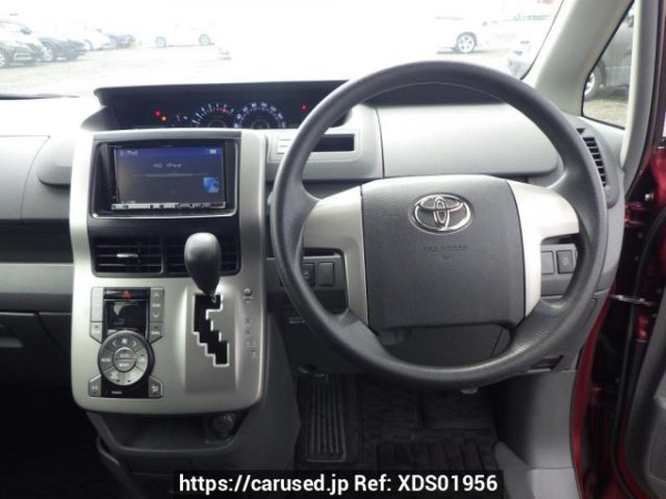 Used 2010 AT toyota voxy ZRR70G Image[29]