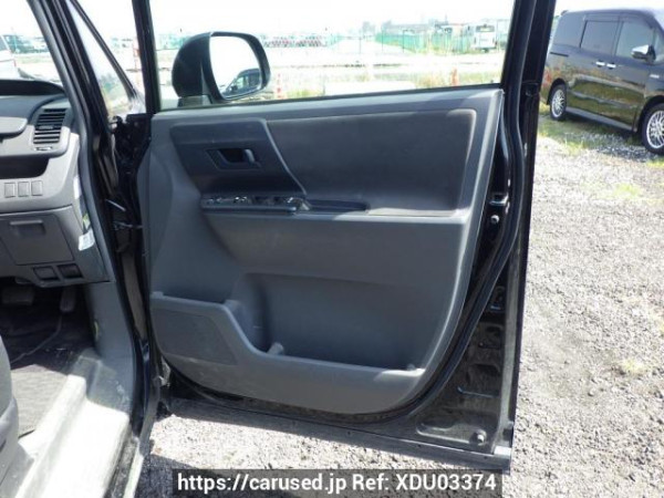 Used 2009 AT toyota noah ZRR70G Image[17]