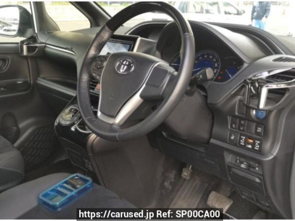 Used 2019 AT toyota esquire ZWR80G Image[2]