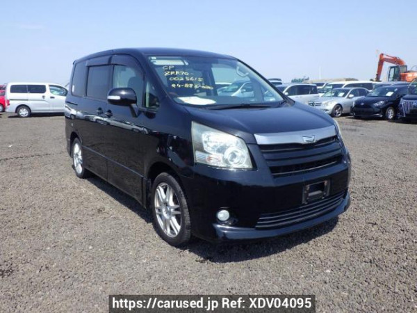Used 2007 AT toyota noah ZRR70W Image[0]