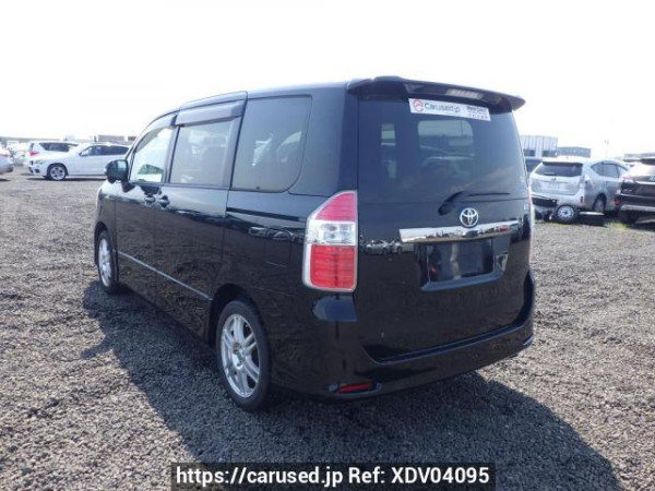 Used 2007 AT toyota noah ZRR70W Image[4]
