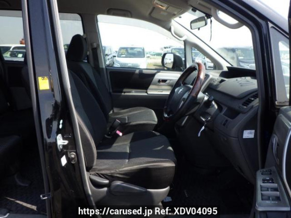 Used 2007 AT toyota noah ZRR70W Image[18]