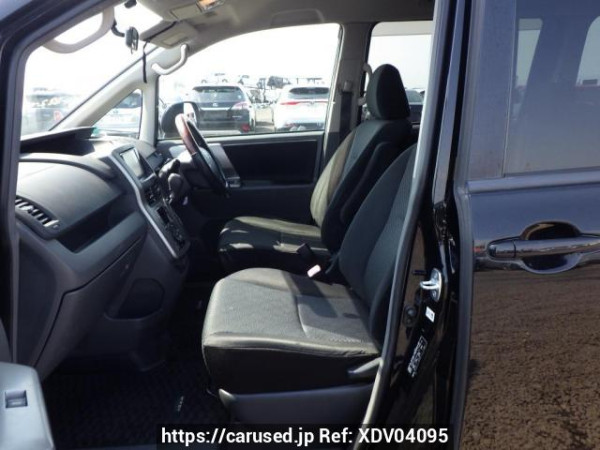 Used 2007 AT toyota noah ZRR70W Image[21]