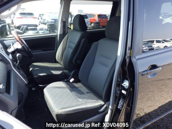 Used 2007 AT toyota noah ZRR70W Image[22]