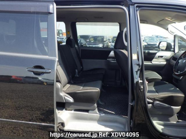 Used 2007 AT toyota noah ZRR70W Image[23]