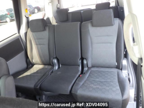 Used 2007 AT toyota noah ZRR70W Image[25]