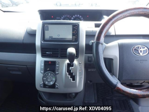 Used 2007 AT toyota noah ZRR70W Image[29]