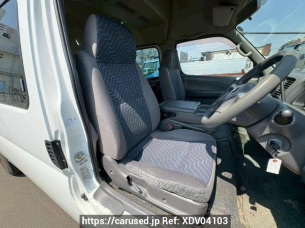 Used 2005 AT nissan caravan-bus DWMGE25 Image[12]