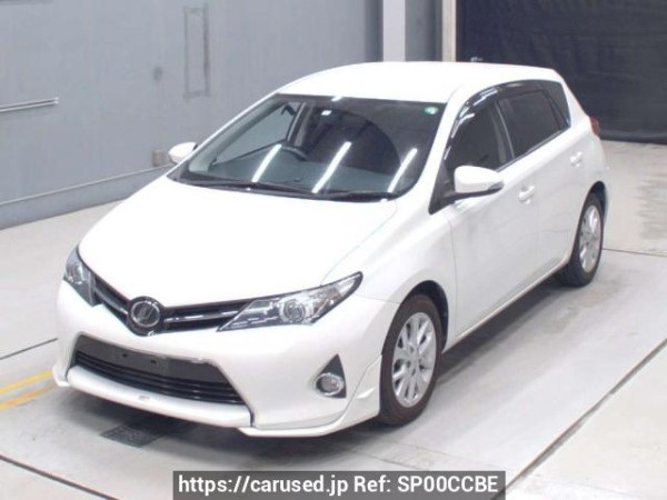 Used 2014 MT toyota auris ZRE186H Image[0]